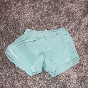 LuluLemon hotty hot short - mint size 6 Tall